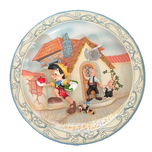 Pinocchio Decorative Plate - Picture 1 of 6